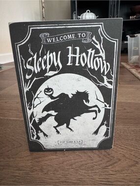 Sleepy Hollow Black & White Halloween Sign - Welcome to Sleepy Hollow
